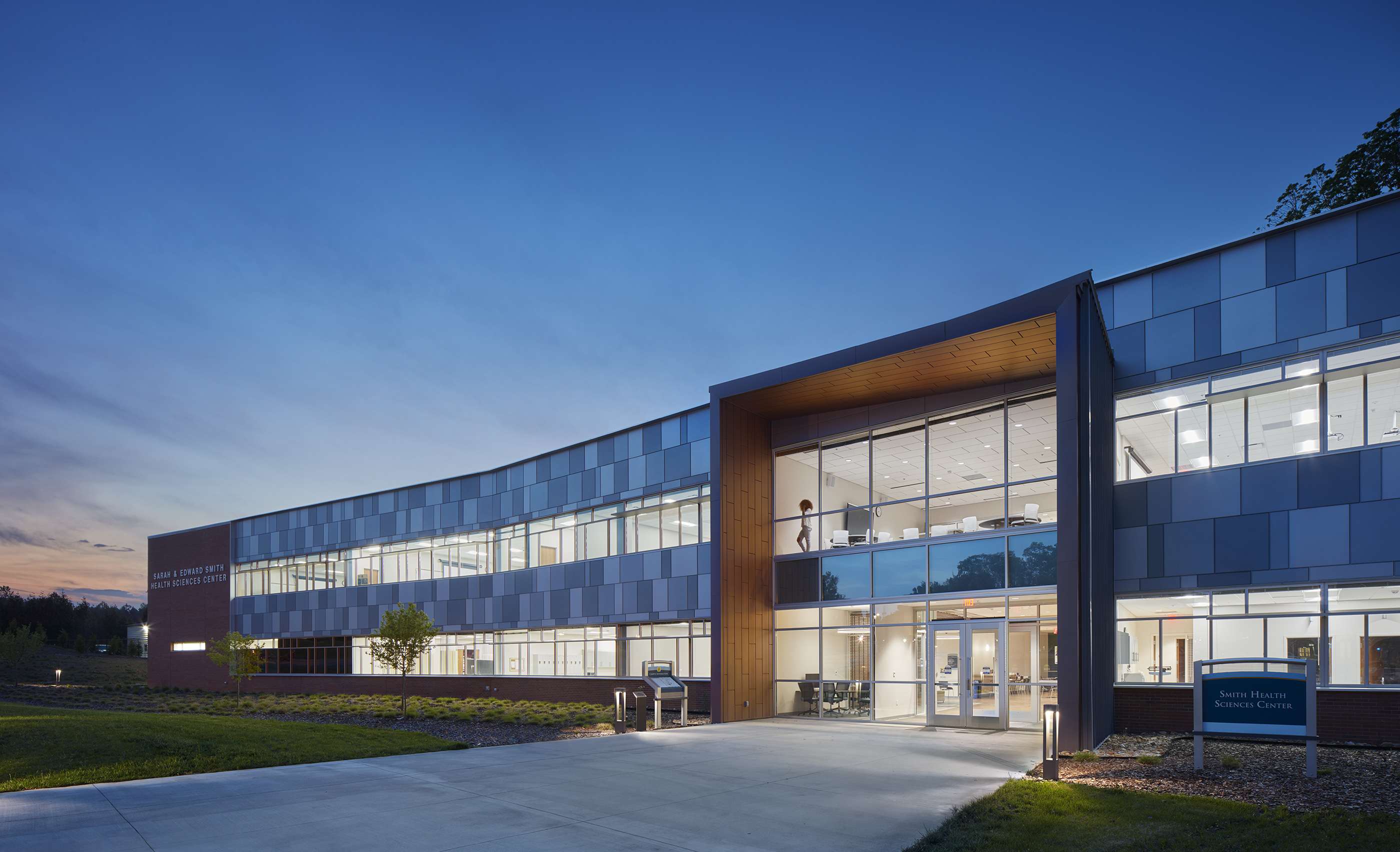 DCCC Smith Health Sciences Center U.S. Green Building Council(02)